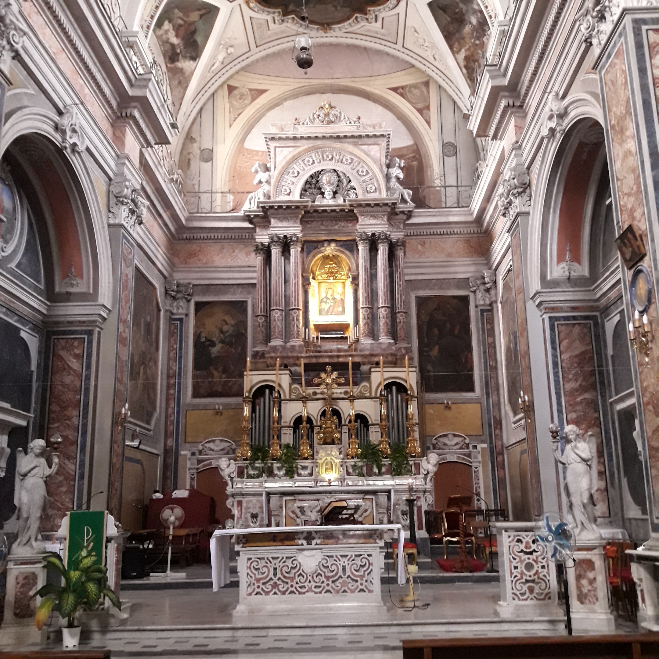 Eglise de
      Sant'Agostino à Herculanum
